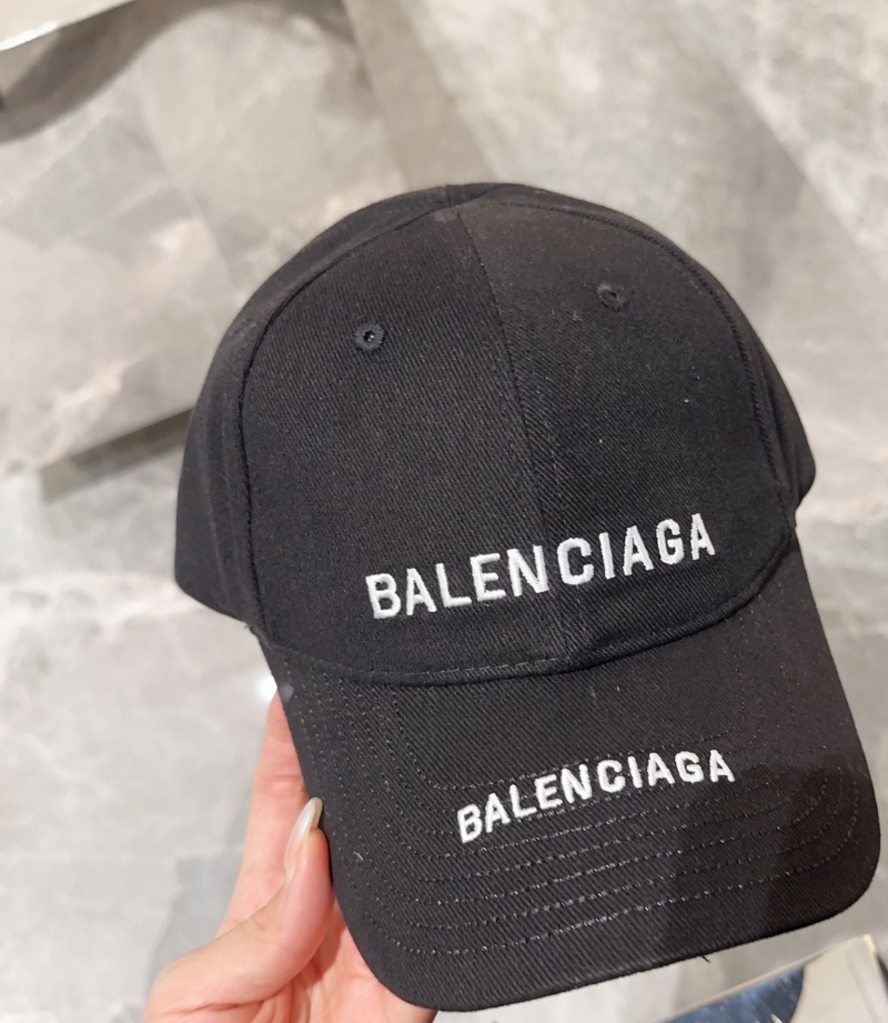 BALENCIAGA